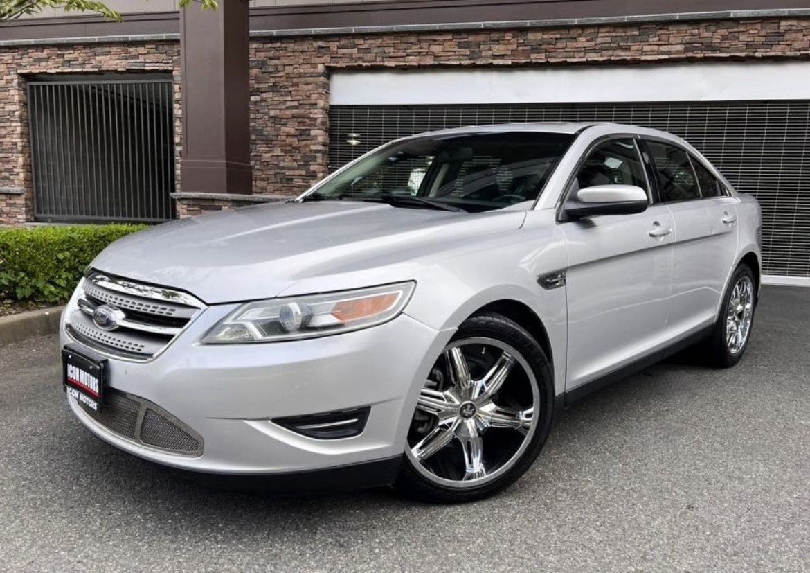 2010 Ford Taurus