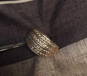 14 k gold ring with 44 diamonds