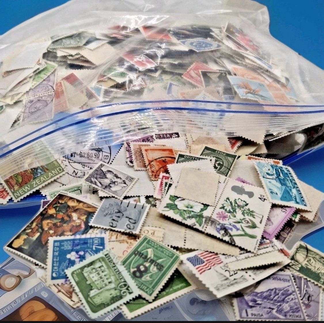 50 Pcs World Stamps Lot RANDOM - VINTAGE STAMPS From All Over The World - Bulk Worldwide Stamps RANDOM - Antique Retro Ephemera - Art Collectibles