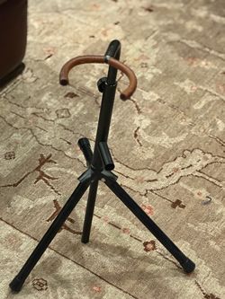 Adjustable guitar or base stand