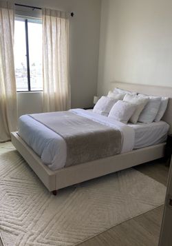 queen headboard from living spaces