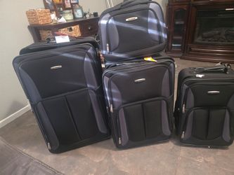 4 pc Luggage set