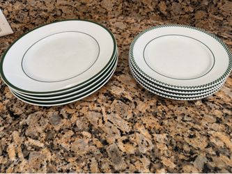 Williams Sonoma Brasserie 8 dinner plates 4 lunch plates, 4 cups and saucers