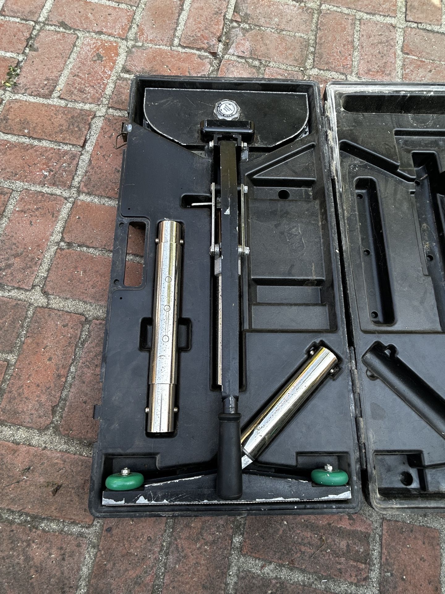 Crain Cutter Co. #497 Double Case Carpet Stretcher W/ 498 Auto Lock Tube &pick