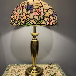 Beautiful Vintage Stiffel Lamp 