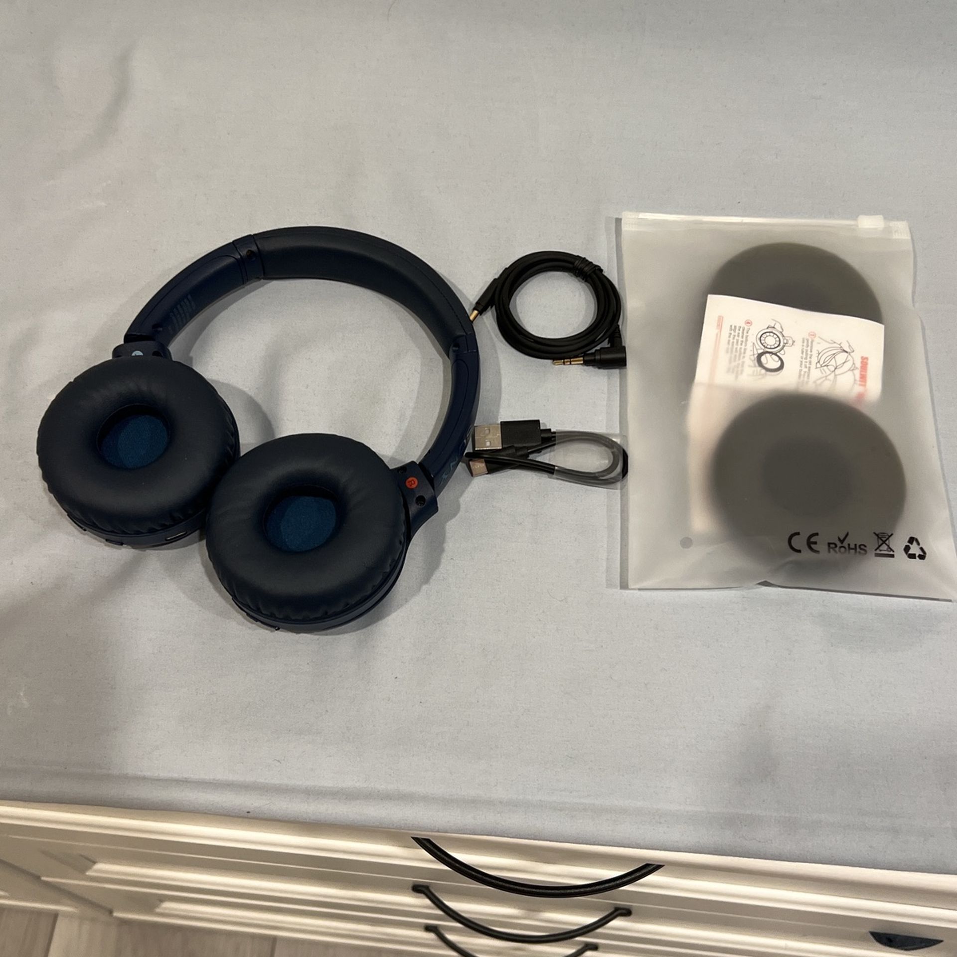 Sony WHXB700 Wireless Extra Bass Bluetooth Headset/Headphones with mic for Phone Call and Alexa Voice Control, Black