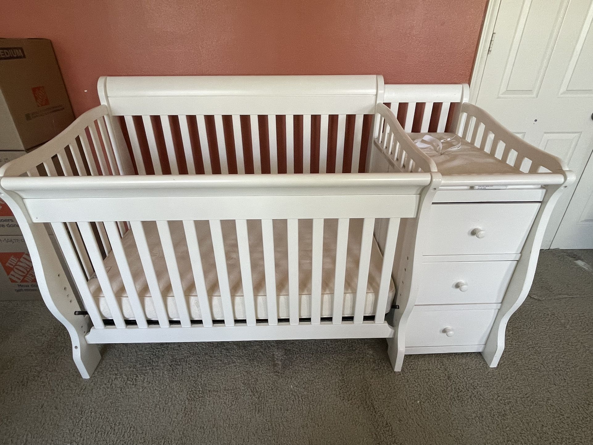 Baby Crib With Changing Table