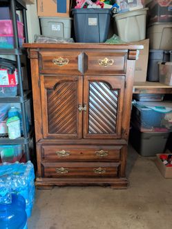 Armoire / wardrobe