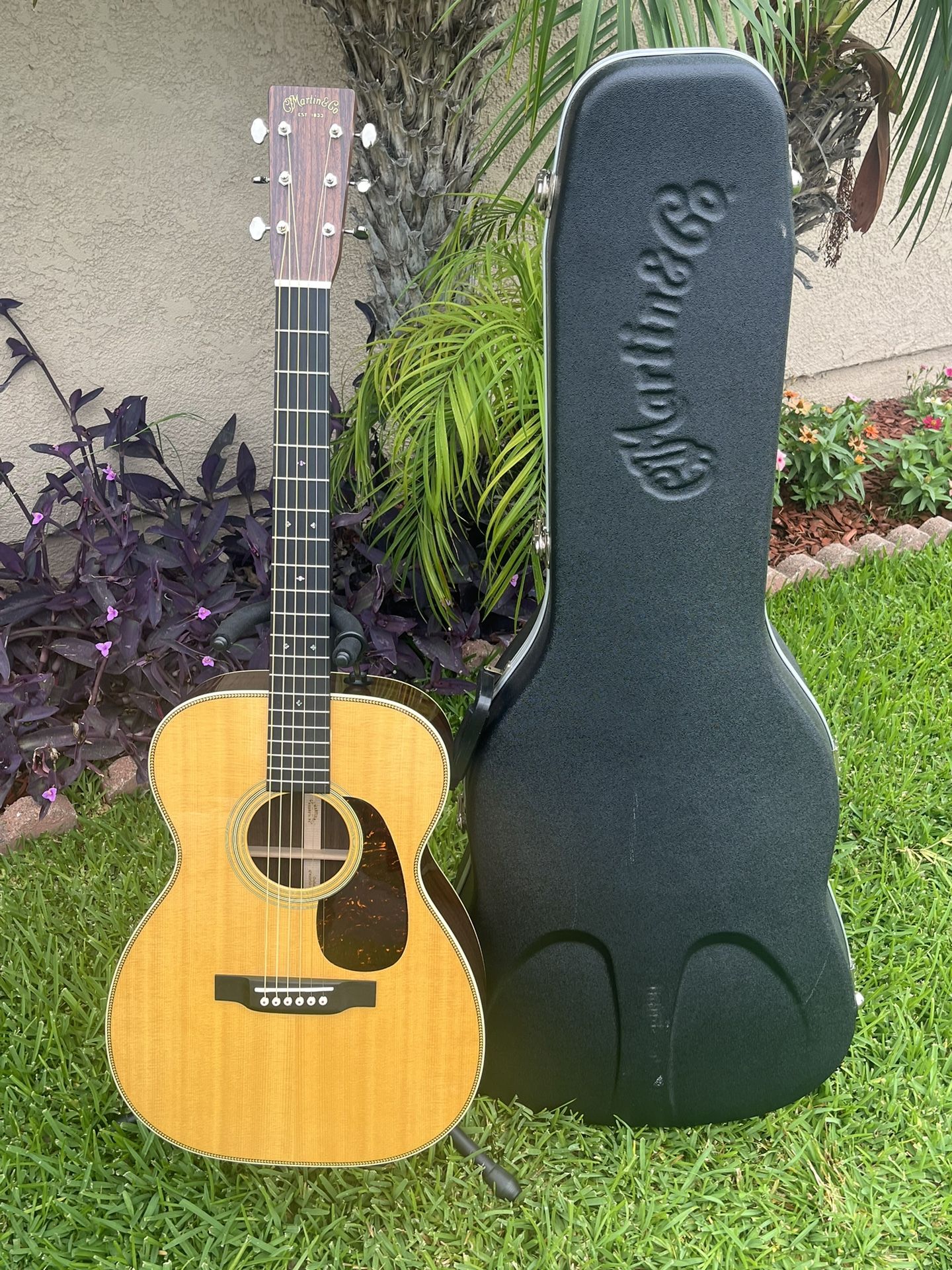 Martin Guitar 0028