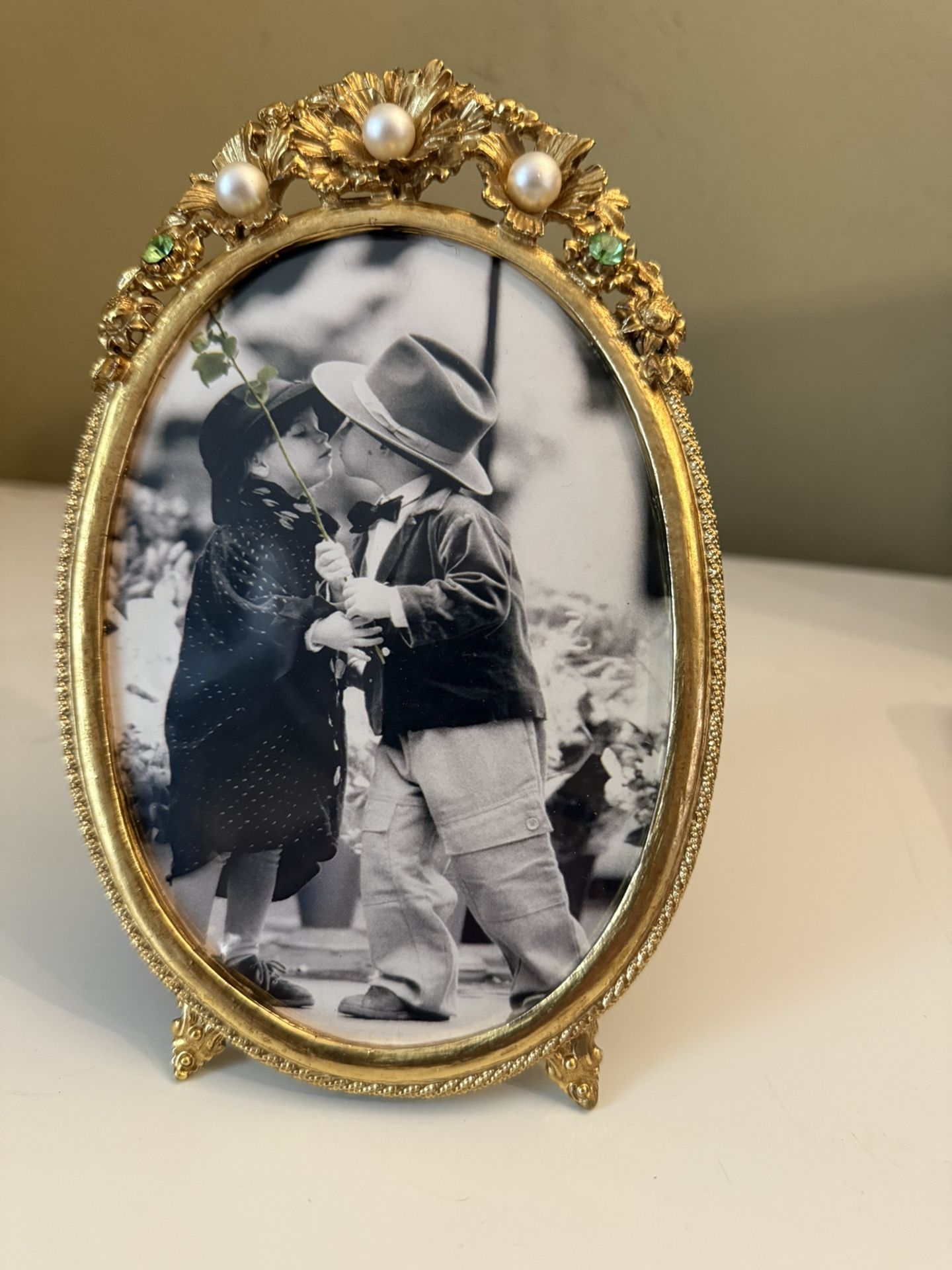 Vintage gold picture frame