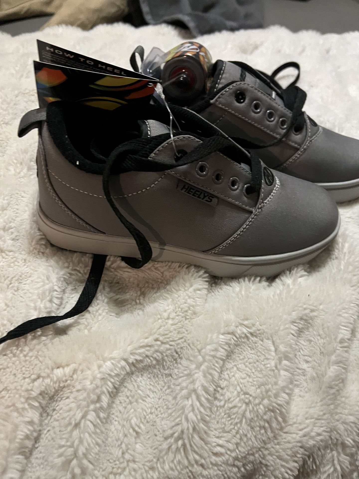 New Heely’s Size 3