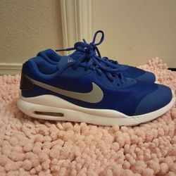 Nike AIR MAX OKETO (GS) Size 5.5Y