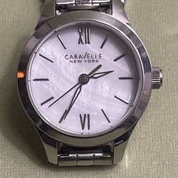 🔲. NEW YORK by CARAVELLE.
