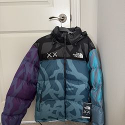 KAWS NORTH FACE RETRO 1996 Jacket Large 