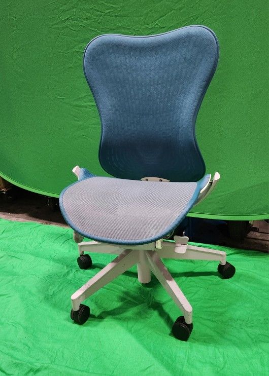 Hernan Miller Mirra2 Ergonomic Chair