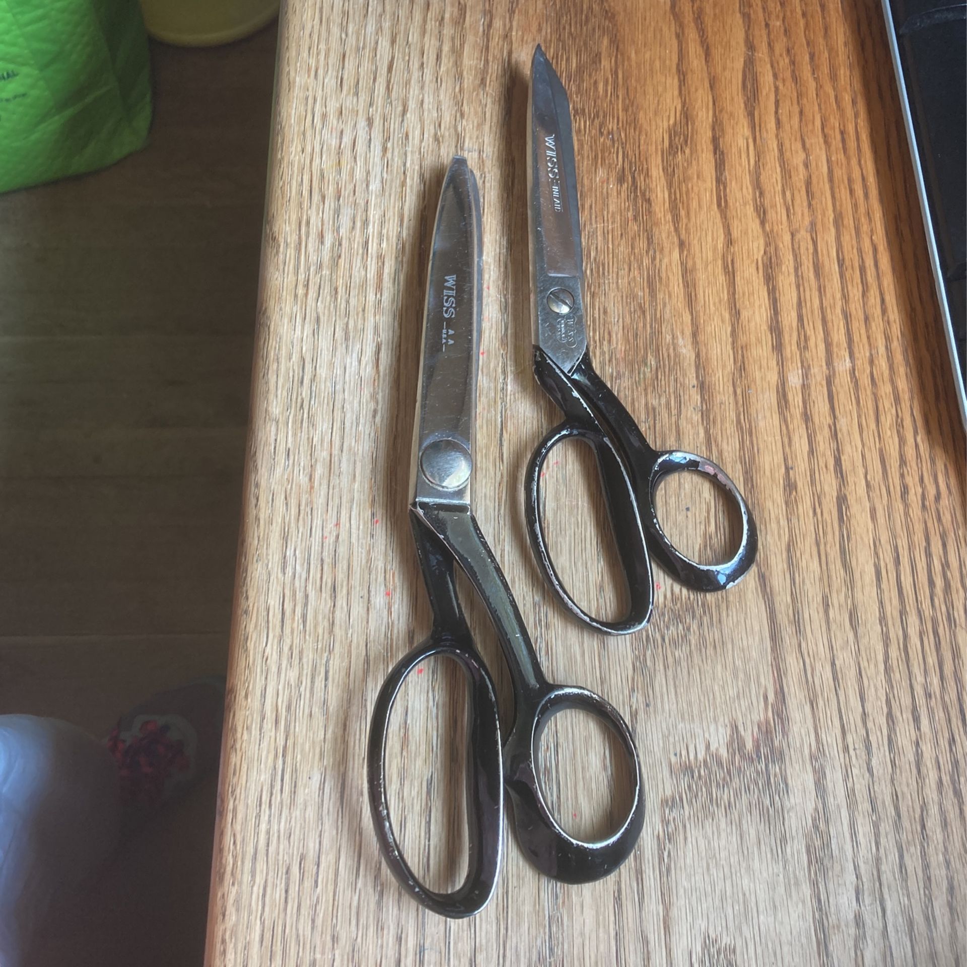2 Pair Of Vintage WISS USA Scissors Shears No 29 Inlaid Newark NJ & AA Pinking shears