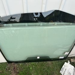 Toyota Prius Front Window (Car Parts)