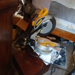 10" Dewalt Compound Miter Saw