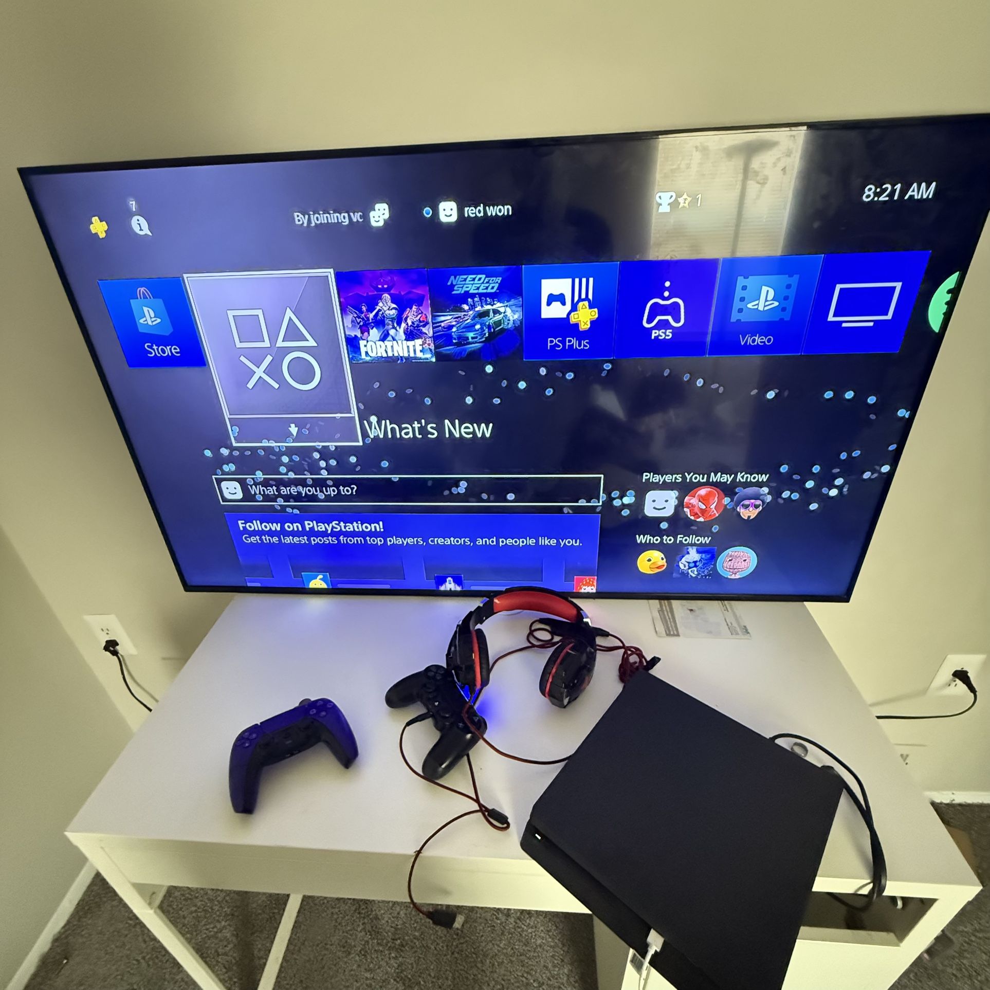 55โ Samsung Smart TV + PS4 Bundle (With Controller, Games & Extra PS5 Controller!)