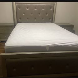 Queen Size Bedroom Set