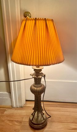 Table lamp