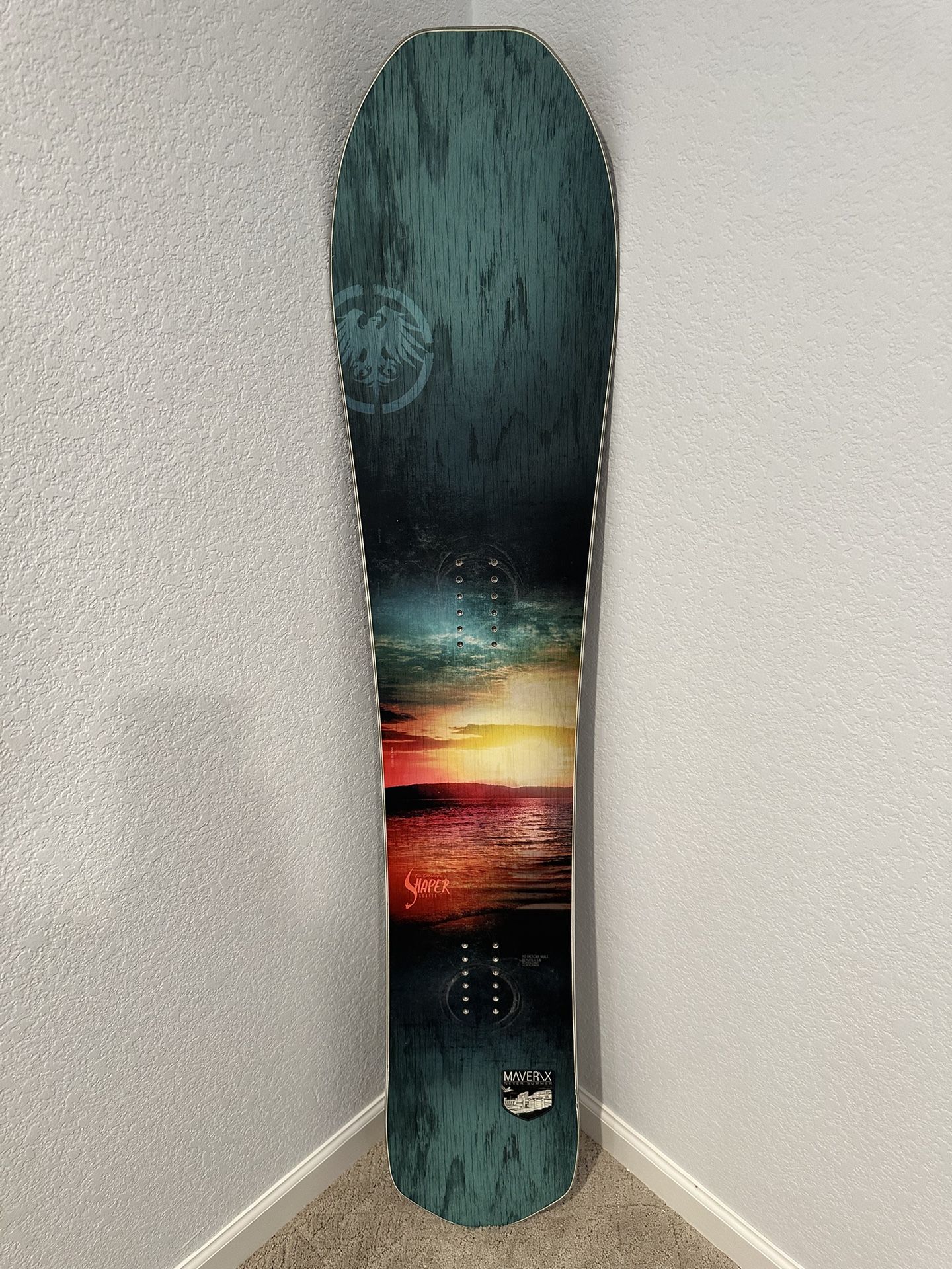 NEVERSUMMER Women’s Maverix 150cm Snowboard