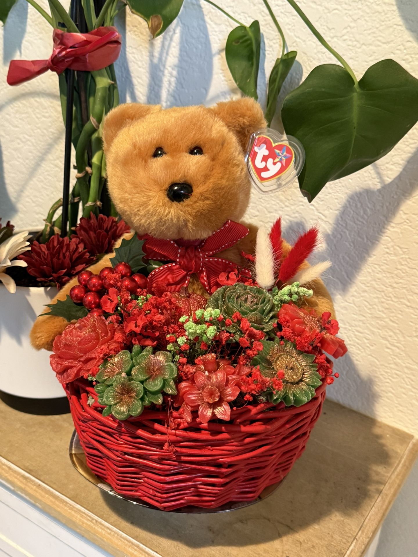 Christmas Ty Bear Floral Candle Basket.