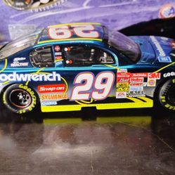 Rare 1st of 2508 Kevin Harvick 2002 #29 GM Goodwrench Service / Looney Tunes Rematch 1:24 Stock Car
