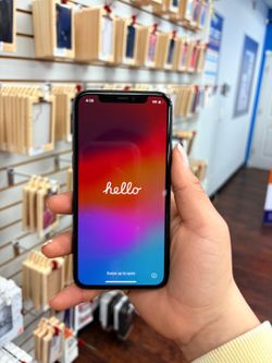 Apple iPhone 11 Pro Max – Big Screen, Only $5 Down!