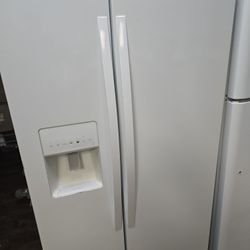 Side By Side FRIDGE FREEZER 