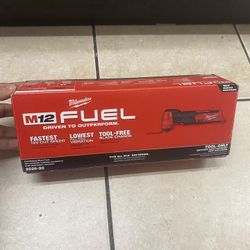 Milwaukee 2526-20 Multi Tool New In Box Bare Tool 