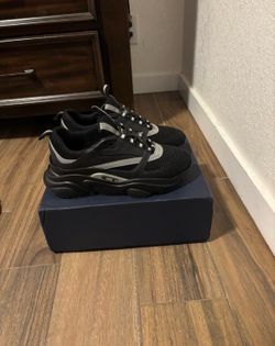 Dior b22