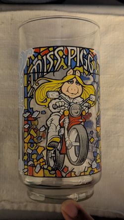 Miss Piggy x McDonald's