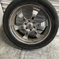 Set Of Chrome Rims 22” 6 Lugs 