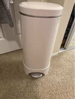 Munchkin Step Diaper Pail
