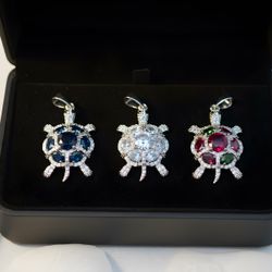 White Gold Plated Pendants / Blanco Oro Laminado High Quality/Alta Calidad 