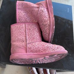 pink cheetah print uggs size 3
