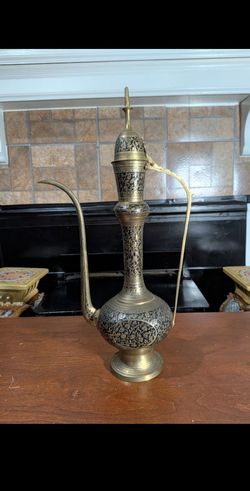 17 3/4" x 9 1/4" Vintage India black etched brass aftaba