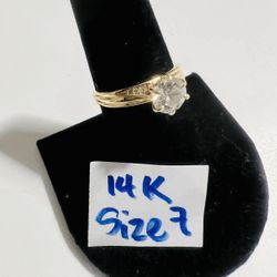 14K Solid Gold Wedding Ring CUBIC ZIRCONIUM STONES Size 7