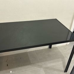 Pristine Black Glass Table With 4 Chairs!
