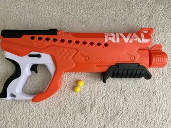 Nerf Rival Curve Shot Helix XXI-2000 Blaster