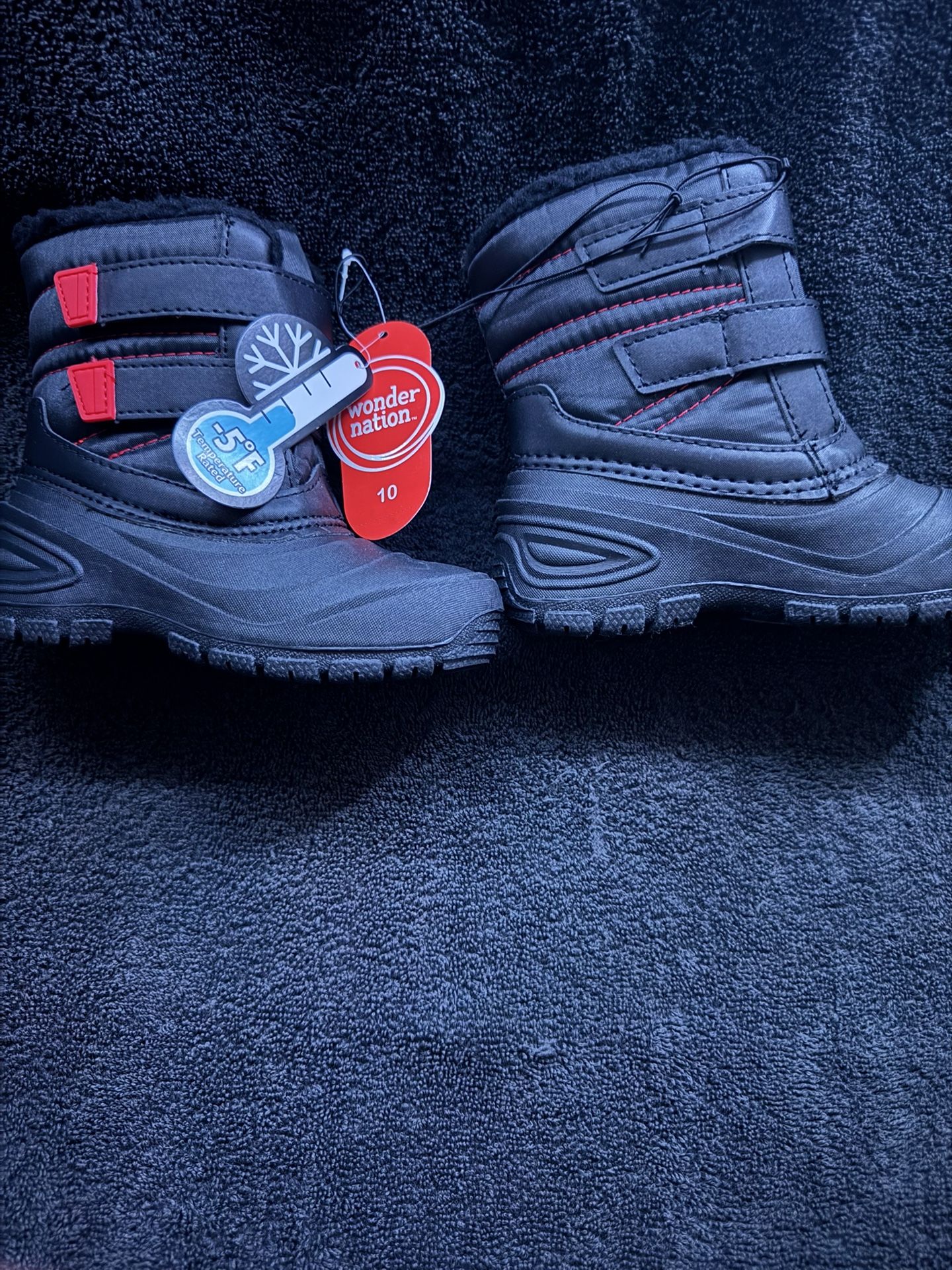 Toddler size ten snow boots brand new