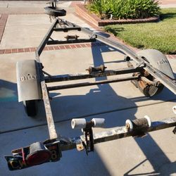 Dilly small boat trailer  - ideal for 12 - 13 ft boat - needs TLC