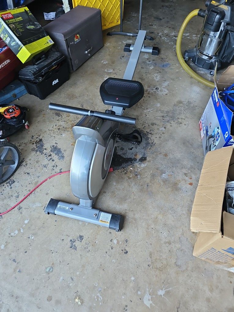 Sunny Rowing Machine