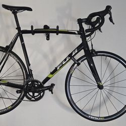 Fuji Roubaix 3.0 Road Bike. 