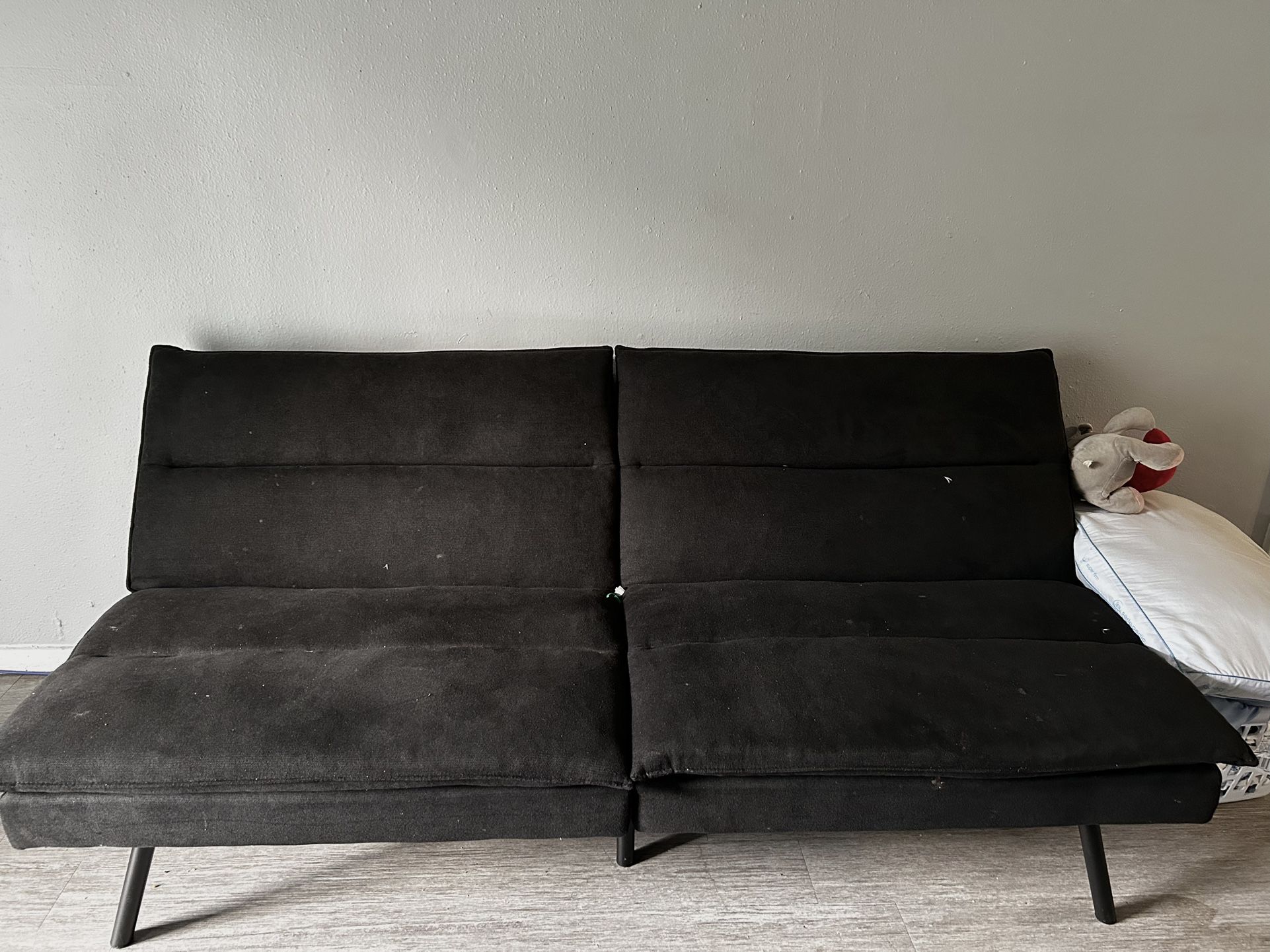 Black Futon