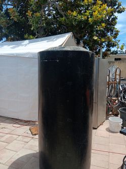 200 gallon water container