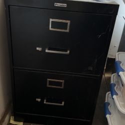 FILE CABINET 