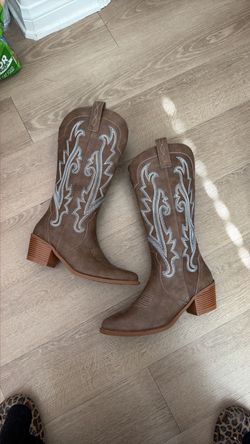 Brown Western Cowboy Boots with Embroidery