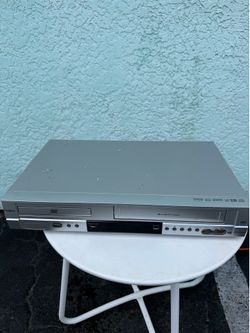 Insignia IS-DVD040924 DVD VHS Combo Player Recorder